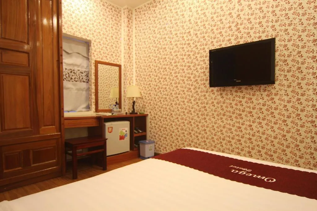 Omega Da Nang Beach Hotel